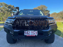 Load image into Gallery viewer, Front Mesh Grille for Toyota Landcruiser 200 Series 2016-21 Black
