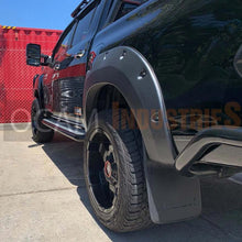 Load image into Gallery viewer, OCAM Heavy Duty Steel Side Steps for Toyota Hilux N70 2005-15 Dual Cab