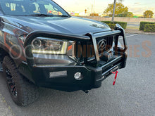 Load image into Gallery viewer, OCAM Deluxe Steel Bull Bar For LDV-T60 2017-08/2021, OCAM 9.5k Winch
