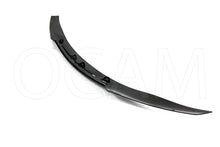 Load image into Gallery viewer, Bonnet Protector, Weathershields For Holdenn Commodore VY 2002-04 Tinted Guard
