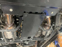 Load image into Gallery viewer, OCAM 1 pce Steel Bash Plate For Toyota Landcruiser 200 Series, Transmission Cover 4mm RED
