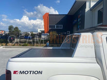 Load image into Gallery viewer, Retractable Tonneau Roll Cover For Volkswagen Amarok 05/2023+ NF Aventura, Dual Cab, Electric Roller Shutter, With Sailplane
