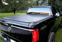 Load image into Gallery viewer, Retractable GEN2 Manual Tonneau Cover For For RAM DS 1500/2500 Quad Cab, 6.5' Roller Shutter
