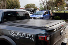 Load image into Gallery viewer, Retractable GEN2 Manual Tonneau Cover For For RAM DS 1500/2500 Quad Cab, 6.5' Roller Shutter
